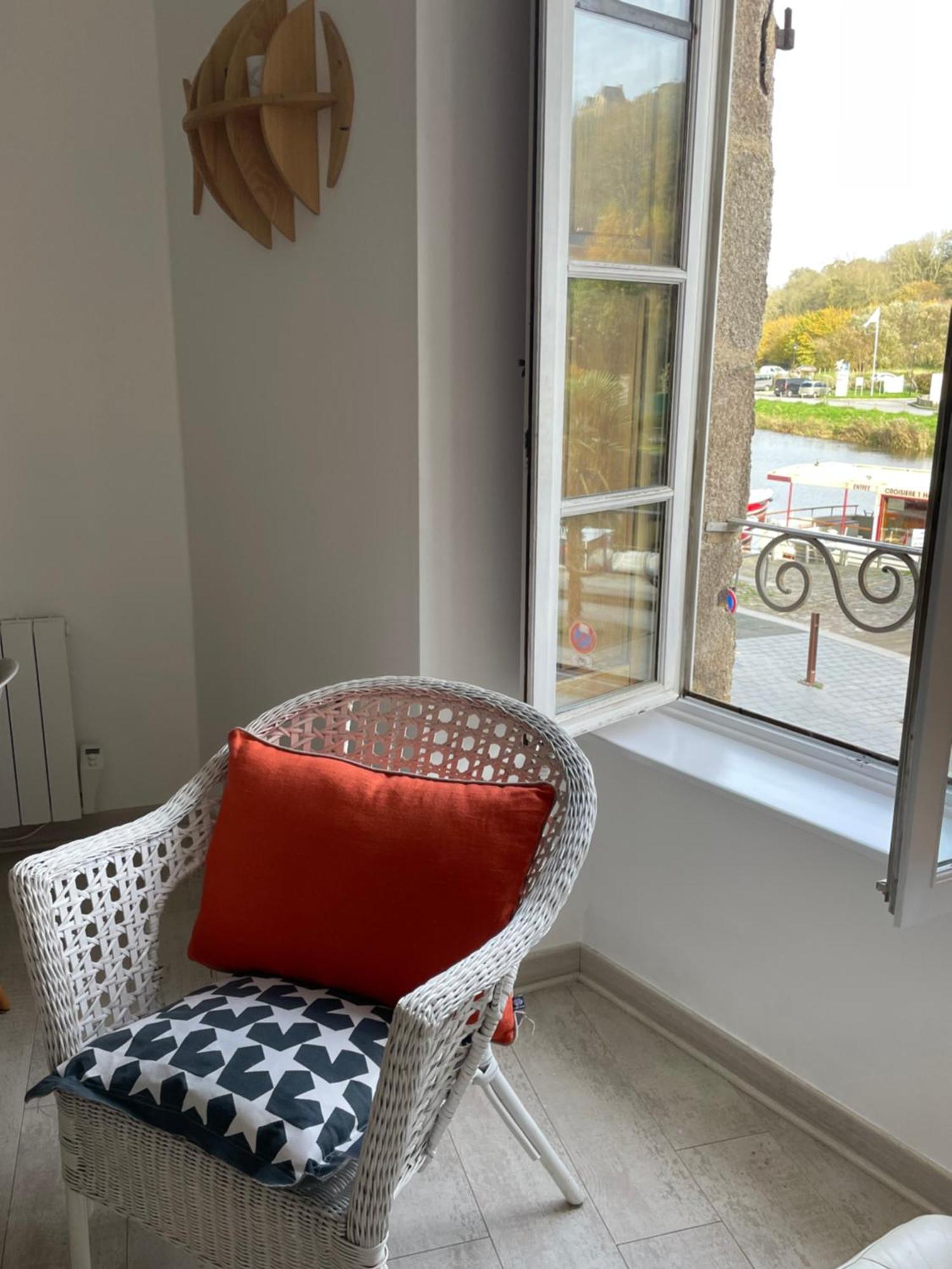 Appartement Au Port 디난 외부 사진